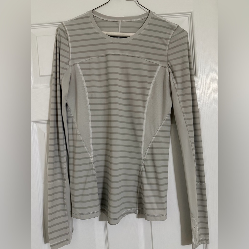 LULULEMON gray striped Swiftly long sleeve tee w/thumbholes-Size 6-EUC